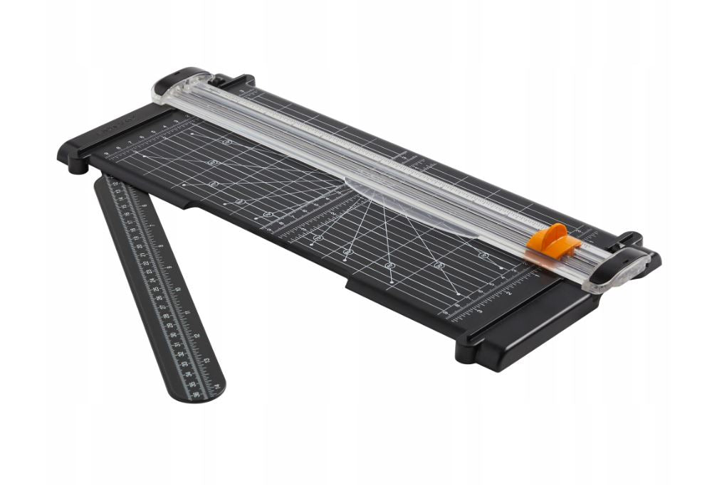 Fiskars Cortadora de Papel, SureCut, Formato Vertical A4, Formato Horizontal A3, Con Guía de Corte, Materiales Reciclados, 1077984