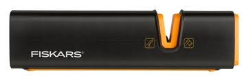 Fiskars Afilador para hachas y cuchillos, Piedra de afilar de cerámica/Carcasa de plástico reforzado con fibra de vidrio, Negro/Naranja, Xsharp, 1000601