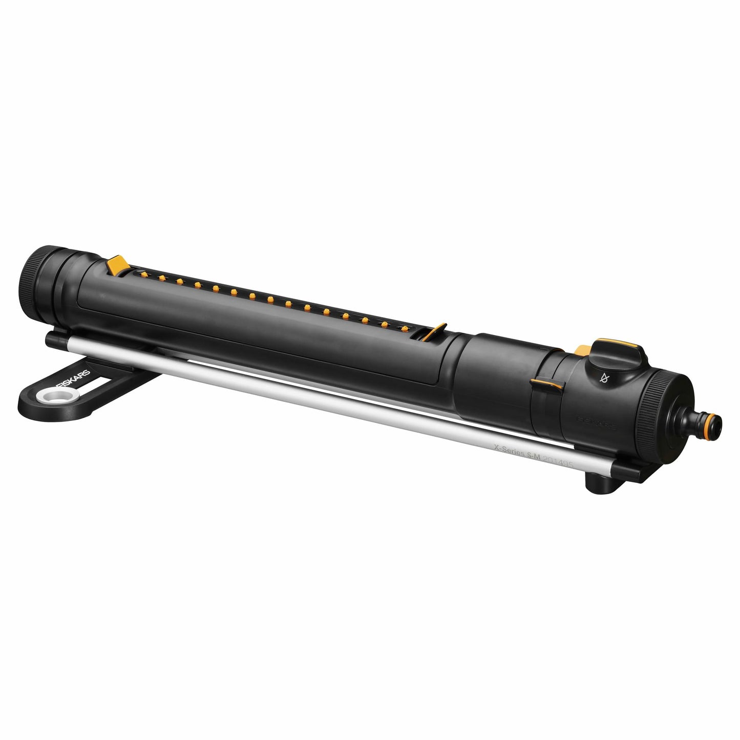 Fiskars Serie X Aspersor oscilante S-M, incluye filtro desmontable y herramienta para limpieza de boquillas, aspersor para áreas de 150-300 m², negro/naranja, 1070832