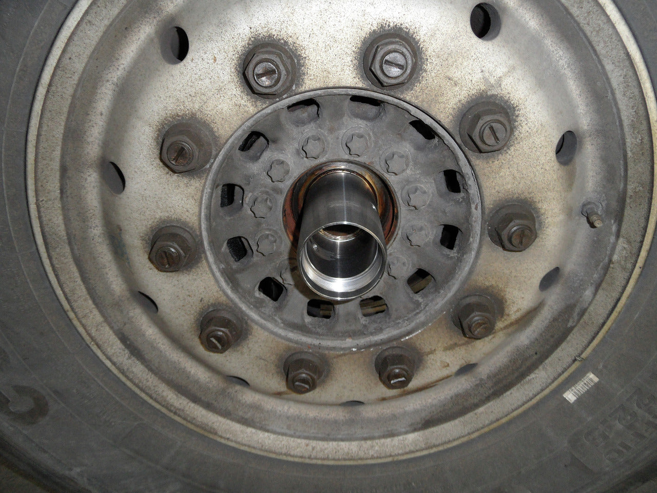 KL-1027-4582 - Centering bushing for wheel bearing, L&R, Ø 82 mm