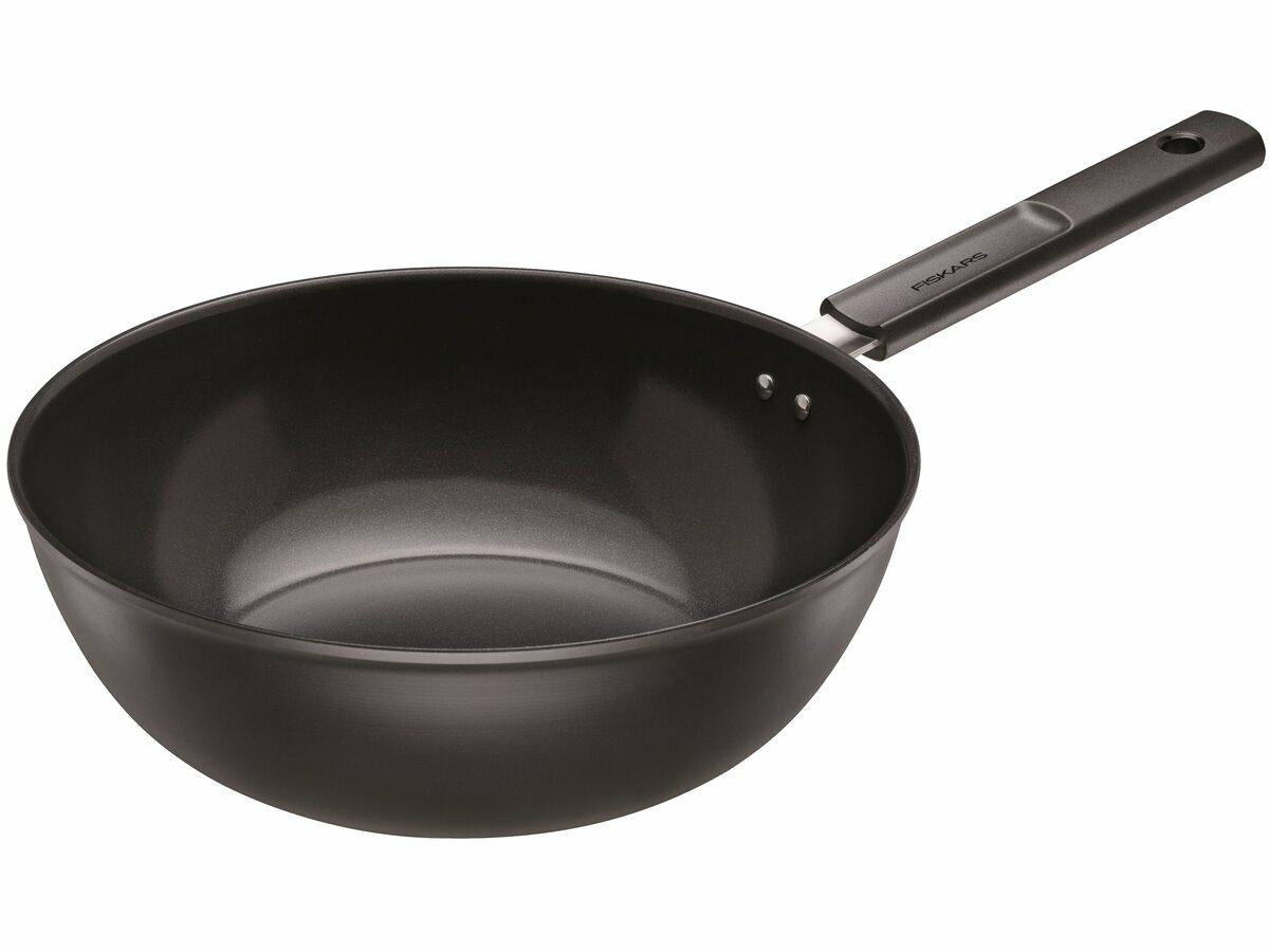 Fiskars Sartén Wok, Hard Face, Diámetro 28 cm, Capacidad: 4,5 litros, Apta para todas las Placas, Revestimiento Antiadherente, Resistente a los Arañazos, Aluminio/Plástico, Negro, 1075523