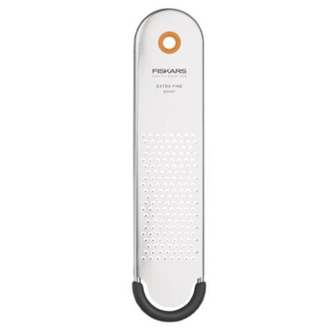Fiskars Functional Form Rallador extrafino, Para rallar piel de limón, jengibre y chocolate, Protector de cuchilla, Cuchilla de acero inoxidable/Mango de plástico, Gris/Negro/Naranja, 1079966 - Ferrotecnia