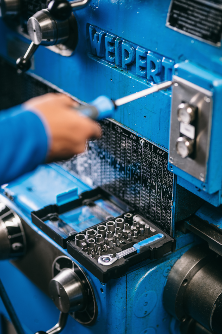 GEDORE 666-U-20 - 1/4" Drive Socket, Bit and Ratchet Set, 35 Pieces