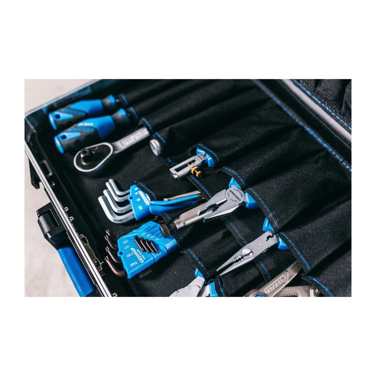 GEDORE 1041-002 - Suitcase with 100-piece assortment