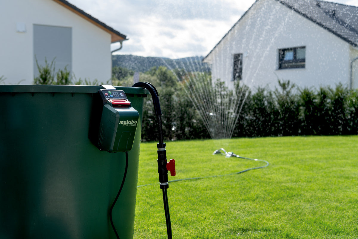 Metabo 601729850 - Bomba sumergible y de barril de lluvia de batería TPF 18 LTX 2200