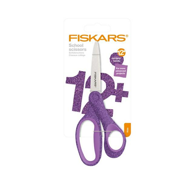 Fiskars Tijeras escolares, Tijeras para niños a partir de 12 años, Para diestros, SoftGrip, Longitud total: 18 cm, Hojas de acero inoxidable, Violeta brillante, 1067860