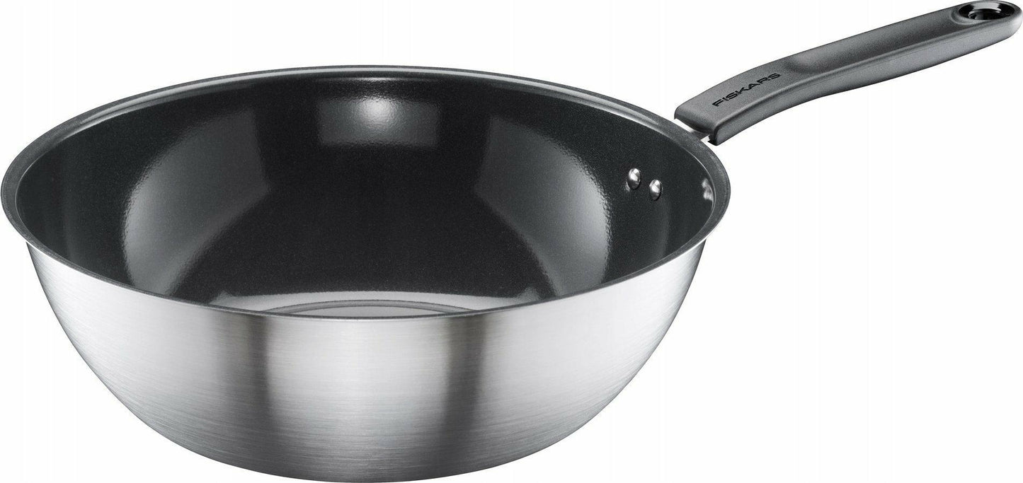 Fiskars Wok, Ø 28 cm, Con Recubrimiento, Apta para Todas las Placas de Cocina, Acero Inoxidable Reciclado, Functional Form, Plateado/Negro, 1072313