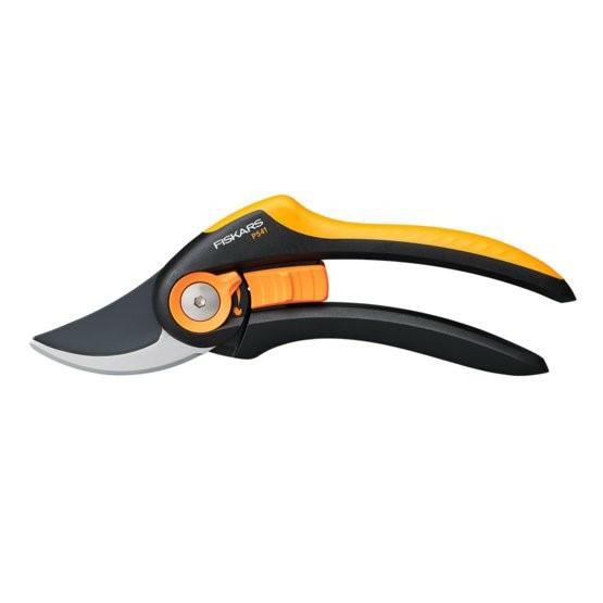 Fiskars Tijeras de jardín Plus, SmartFit, P541, Para ramas frescas y ramitas, Recubrimiento antiadherente, Cuchillas de acero inoxidable, Longitud: 20,1 cm, Negro/Naranja, 1057169