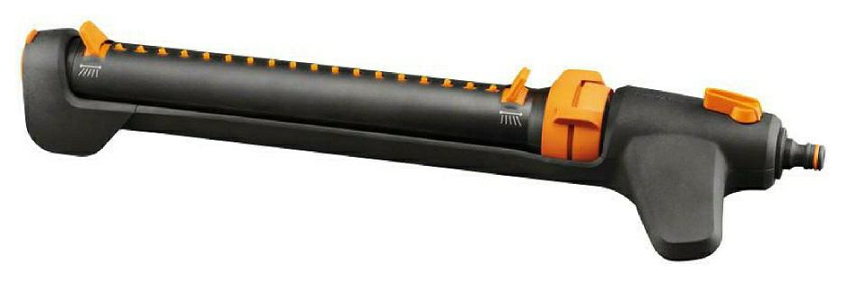 Fiskars Aspersor oscilante, Con válvula On/Off, Tamaño universal, Alcance de hasta 17 x 21 m, Negro/naranja, On/Off, 1027028