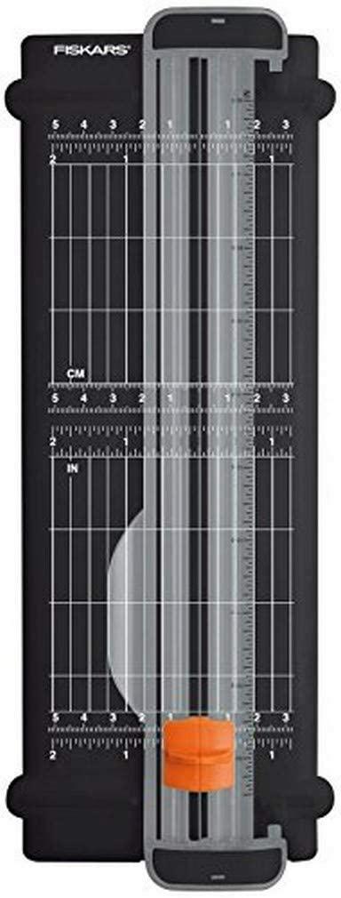 Fiskars Cizalla para papel reciclada, A5, Cuchilla de Acero Inoxidable, Ecológica, 1004723
