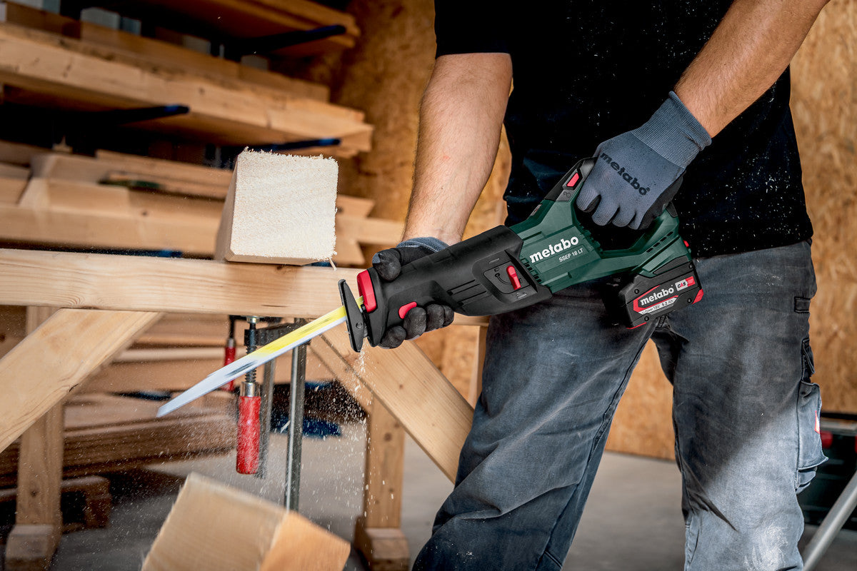 Metabo 601616840 - Sierra de sable de batería SSEP 18 LT