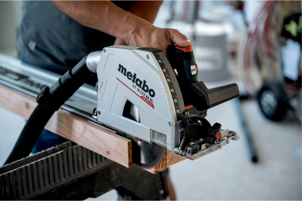 Metabo 601866810 - Sierra circular de inmersión de batería KT 18 LTX 66 BL
