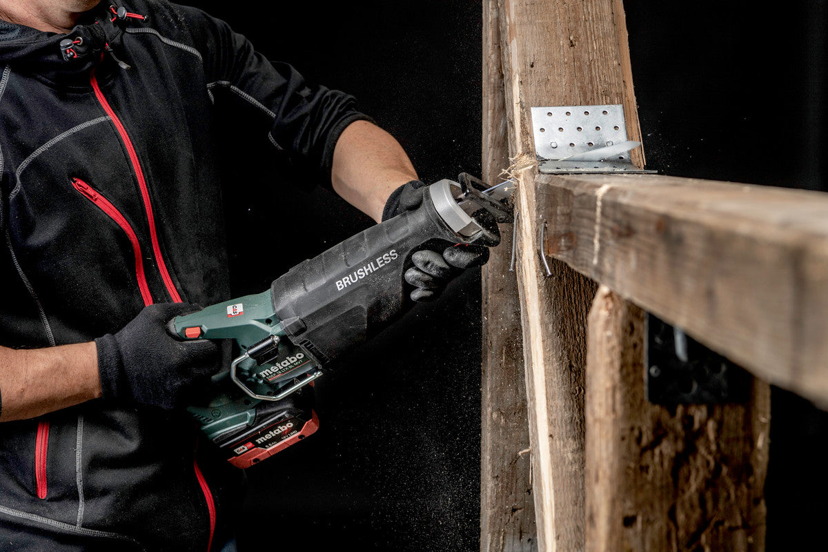 Metabo 602258840 - Sierra de sable de batería SSEP 18 LTX BL MVT
