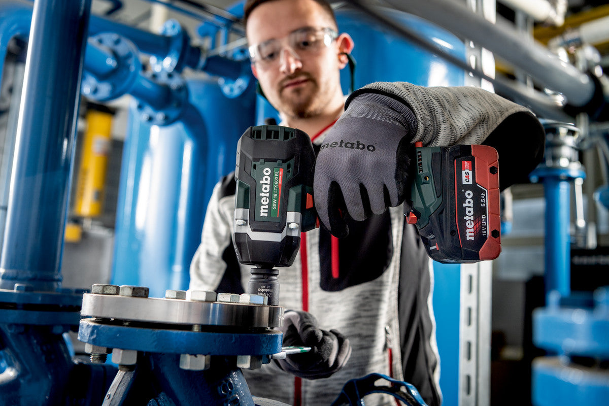 Metabo 602403660 - Atornillador de impacto de batería SSW 18 LTX 800 BL