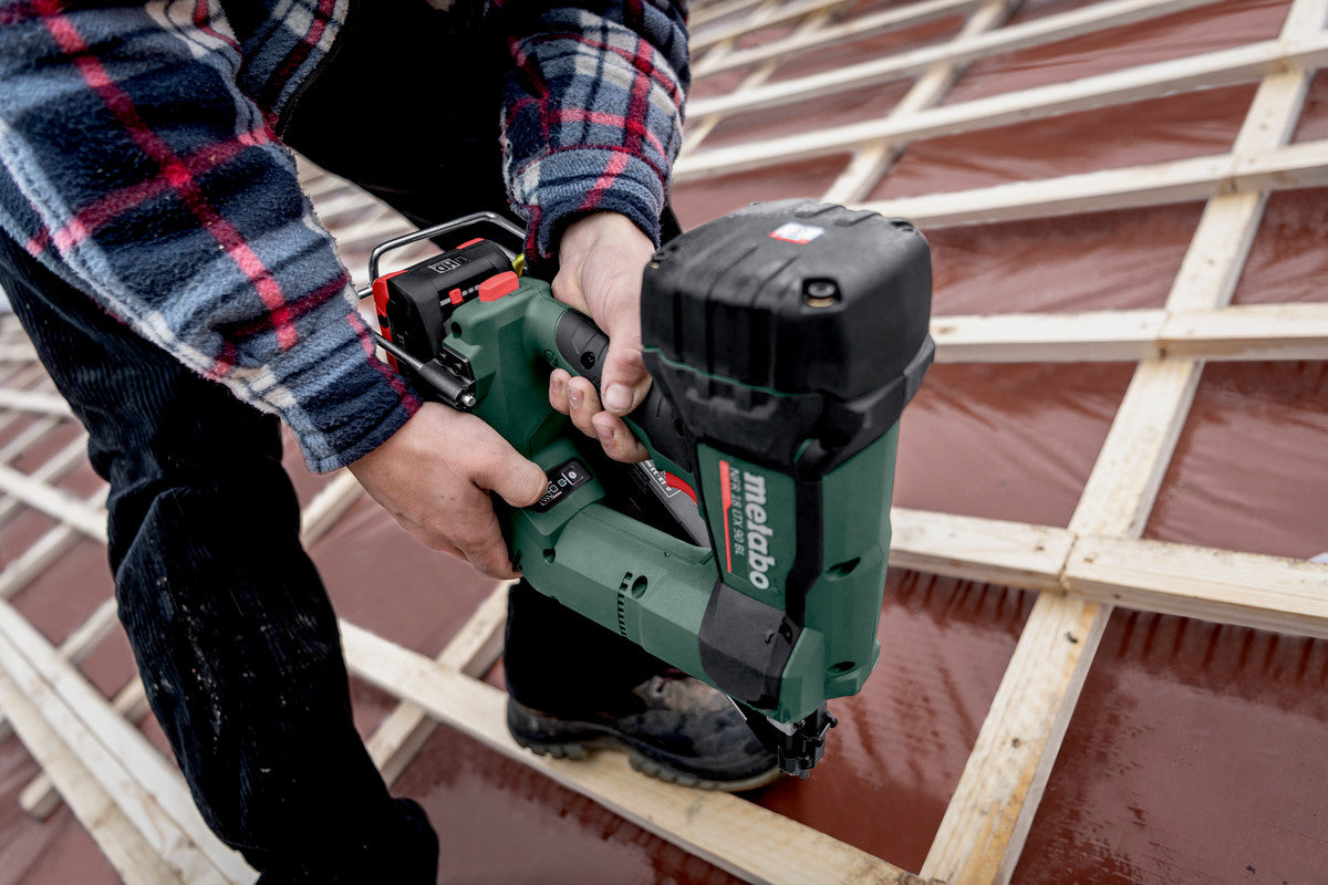 Metabo 612090840 - Clavadora de batería NFR 18 LTX 90 BL