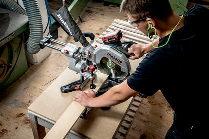 Metabo 614254850 - Ingletadora de batería KGS 18 LTX BL 254
