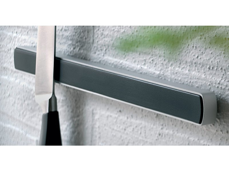 Fiskars Barra magnética para cuchillos, Longitud: 32 cm, Metal/Plástico, Functional Form, Negro/Plata, 1001483