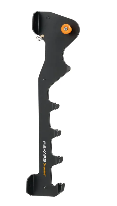 Fiskars X-Series Soporte de Pared para leña para Partir leña y Ramas de Forma Segura, Apto para Usar únicamente con el Machete Fiskars XA3 (no Incluido), 1079158