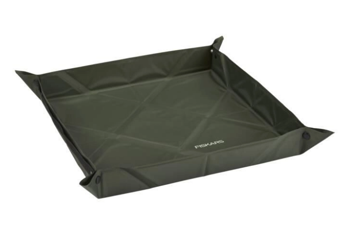 Fiskars Urban Plant Care Tapete de jardinería con Asas, Plegable, Esquinas con Cierre, Superficie de Trabajo de 44,5 x 44,5 cm, Tejido de Nailon Impermeable, Verde Oliva, 1080776