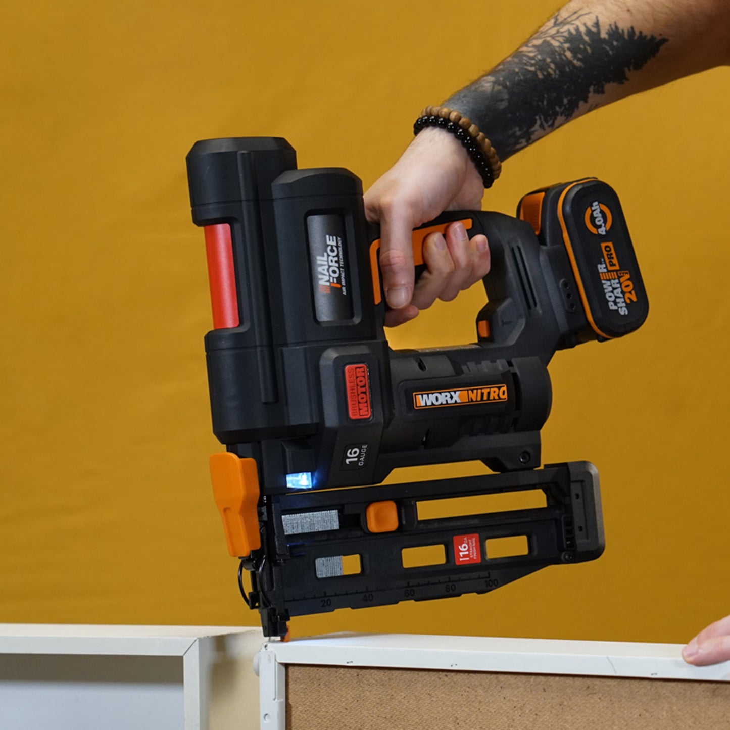 Worx WX841 - Clavadora BL NITRO 20V (1bat 2,0Ah)
