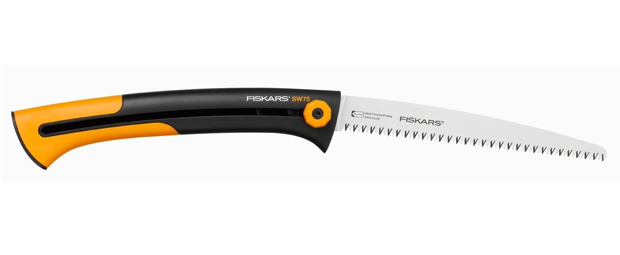 Fiskars Sierra larga retráctil, Para madera verde, Cuchilla retráctil, Dientes grandes, Corte tirante, Longitud de cuchilla: 25,5 cm, acero inoxidable, Negro/Naranja, Xtract, SW75, 1000614