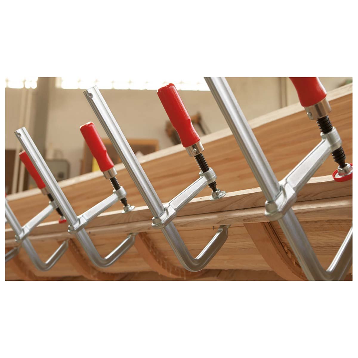 Bessey GS12 - Tornillo de apriete todo acero con mango de madera Bessey ClassiX GS 120/60 - Ferrotecnia