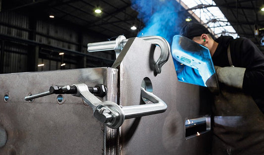 Bessey STBVC15 - Tornillo de apriete de acero forjado de alta potencia STBVC 150 mm - Ferrotecnia