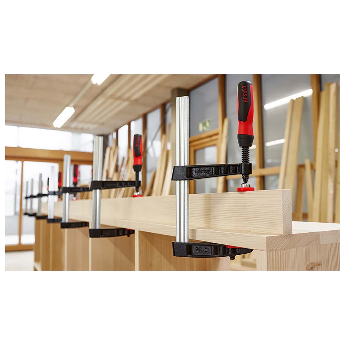 Bessey TG30S12 - 2K - Tornillo de apriete con mango bicomponente Bessey TG 300/100 - Ferrotecnia