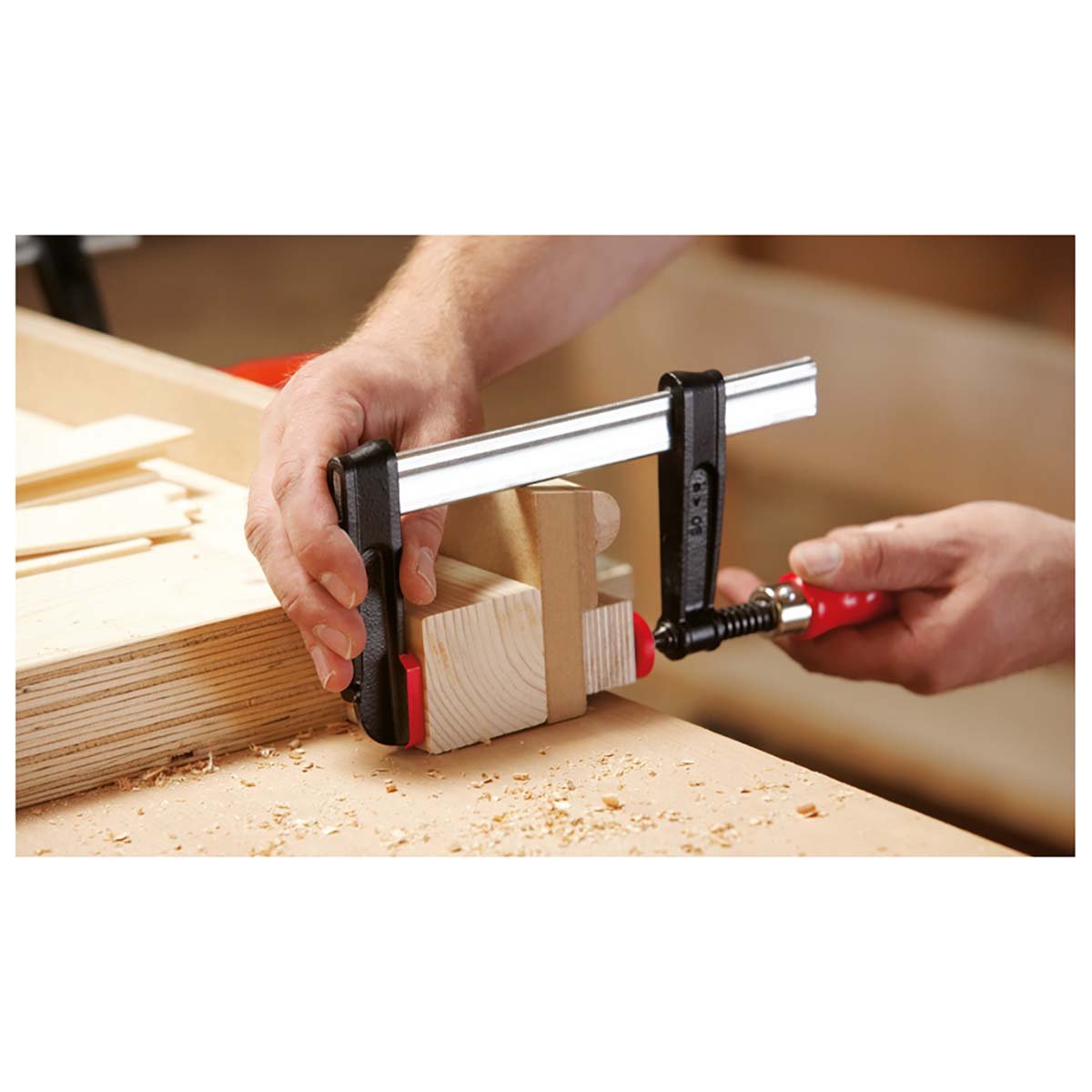 Bessey TPN10BE - Tornillo de apriete con mango de madera Bessey TPN - BE 100/50 - Ferrotecnia