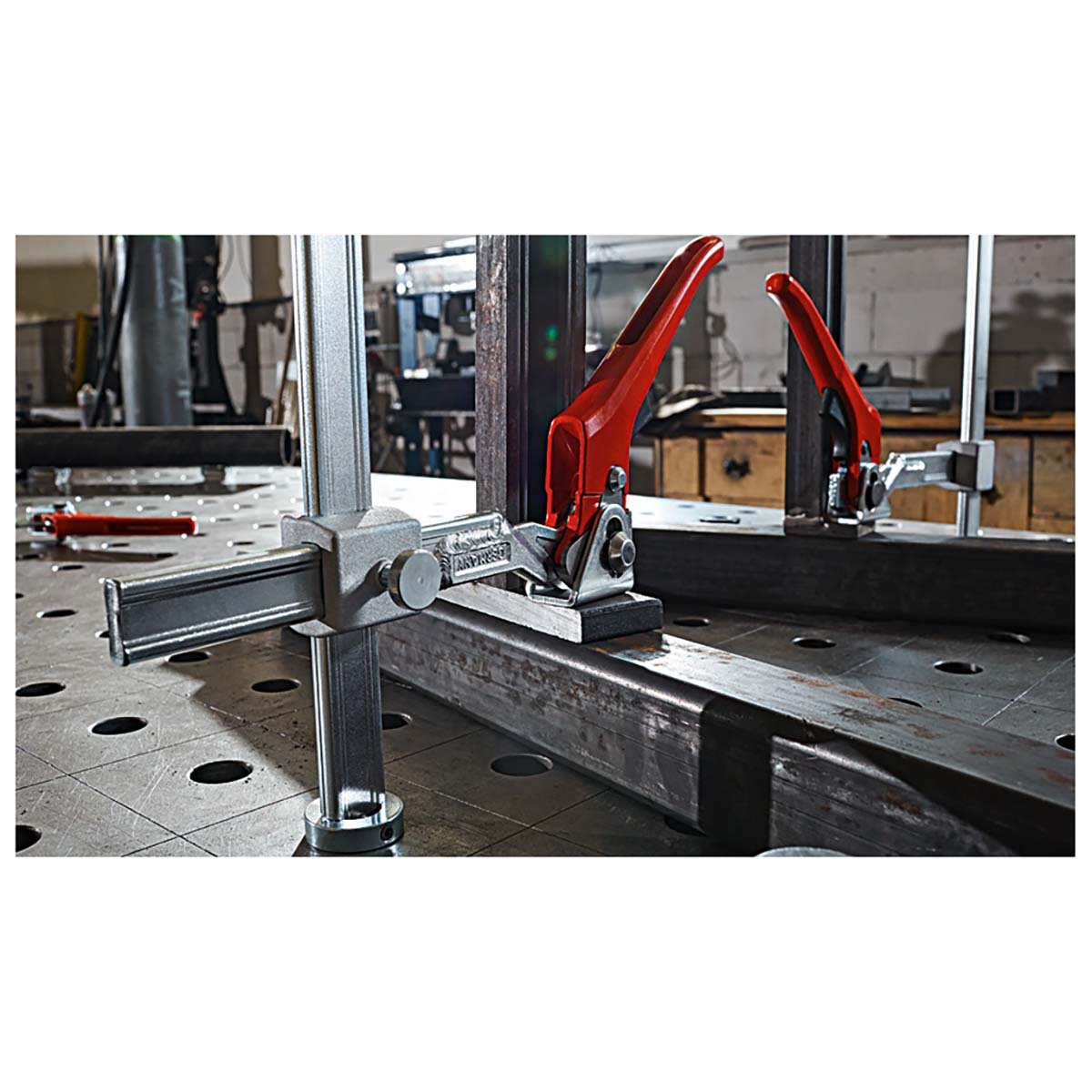 Bessey TWV28 - 30 - 17H - Elemento de sujeción con alcance variable para mesas de soldadura Bessey TWV28 300/175 H - Ferrotecnia