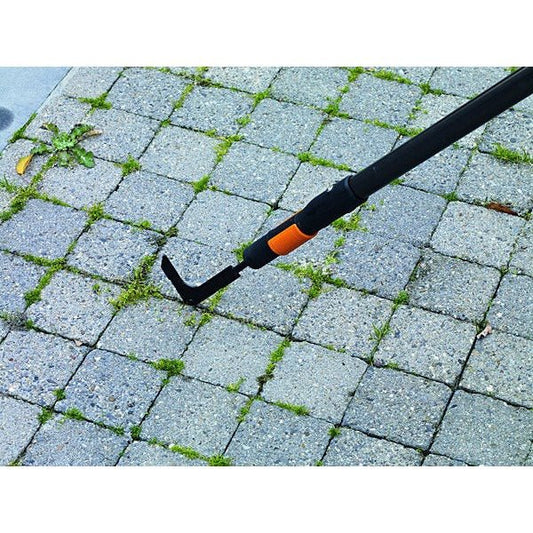 Fiskars Cuchillo raspador para terraza, Deshierbe entre las losas/pavimentos, Cabezal de herramienta QuikFit, Longitud: 25 cm, Cuchilla de acero, Negro/Naranja, QuikFit, 1000687 - Ferrotecnia
