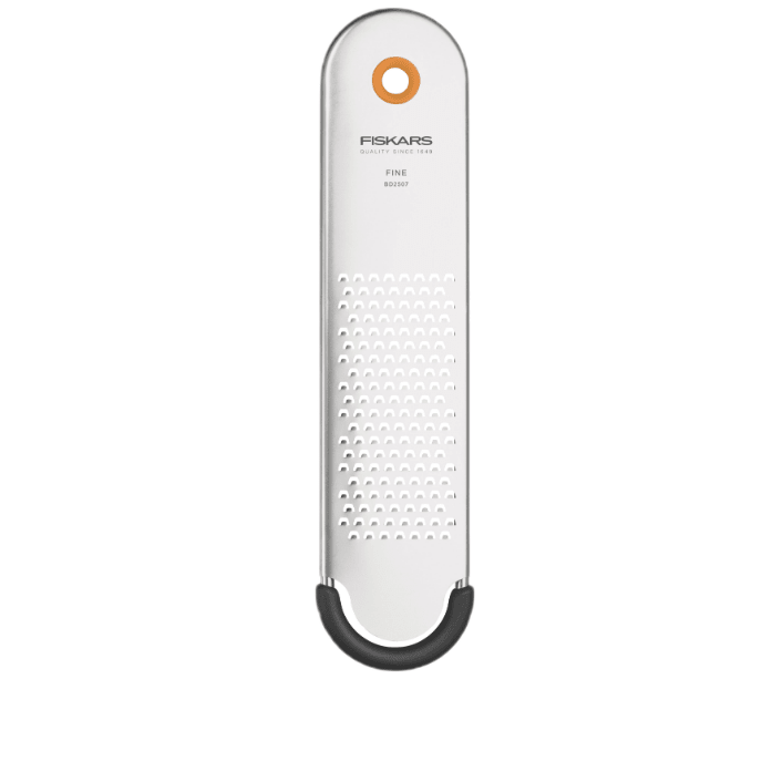 Fiskars Functional Form Rallador fino, Rallador de queso para parmesano y quesos duros, Protector de cuchilla, Cuchilla de acero inoxidable/Mango de plástico, Gris/Negro/Naranja, 1079967 - Ferrotecnia
