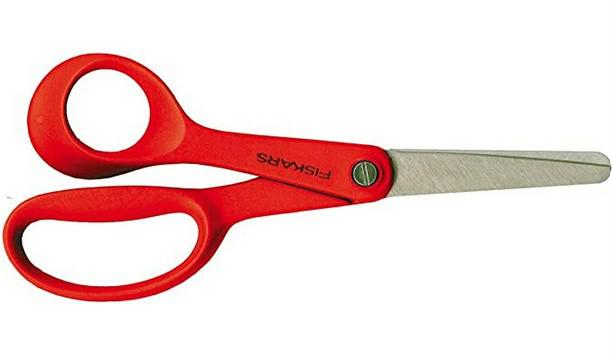 Fiskars Tijeras infantiles para zurdos, A partir de 8 años, Longitud: 13 cm, Hoja de acero inoxidable/Mangos de plástico, Rojo, Classic, 1005169