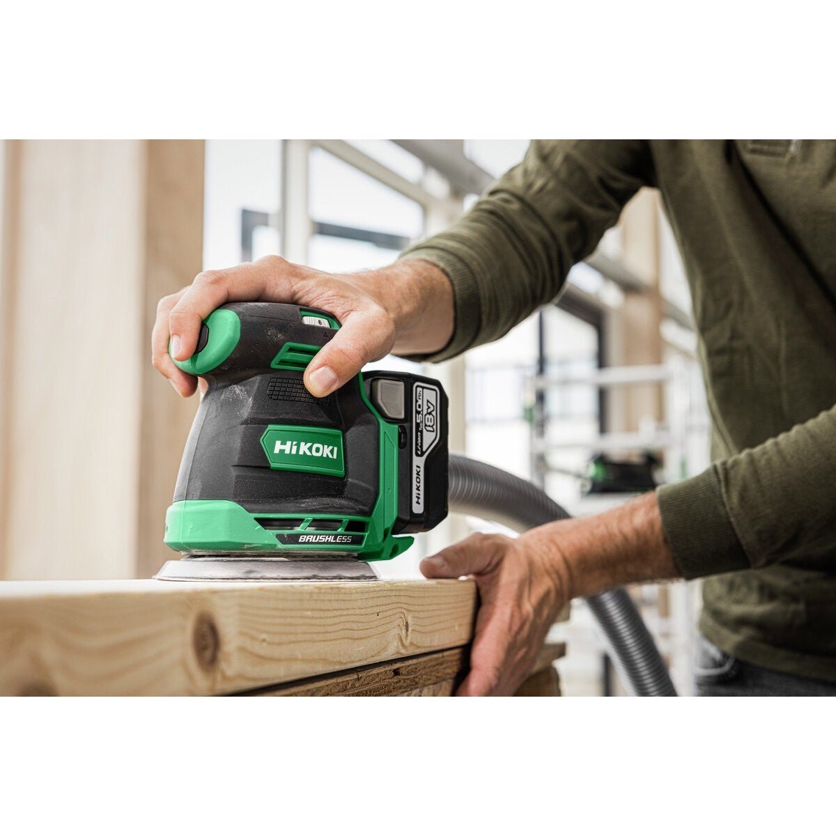 Hikoki SV1813DAW2Z - Lijadora excéntrica de batería SV1813DAW2Z