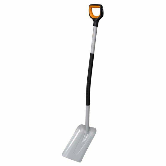 Fiskars Pala para levantar y mover material suelto y nieve, Longitud: 130 cm, Hoja de acero al boro reforzada, Negro/Naranja, Xact, 1066731