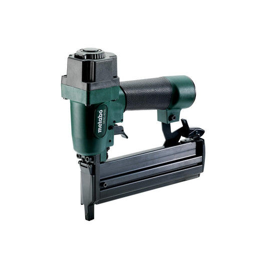 Metabo 601562500 - Grapadora clavadora neumática DKNG 40/50