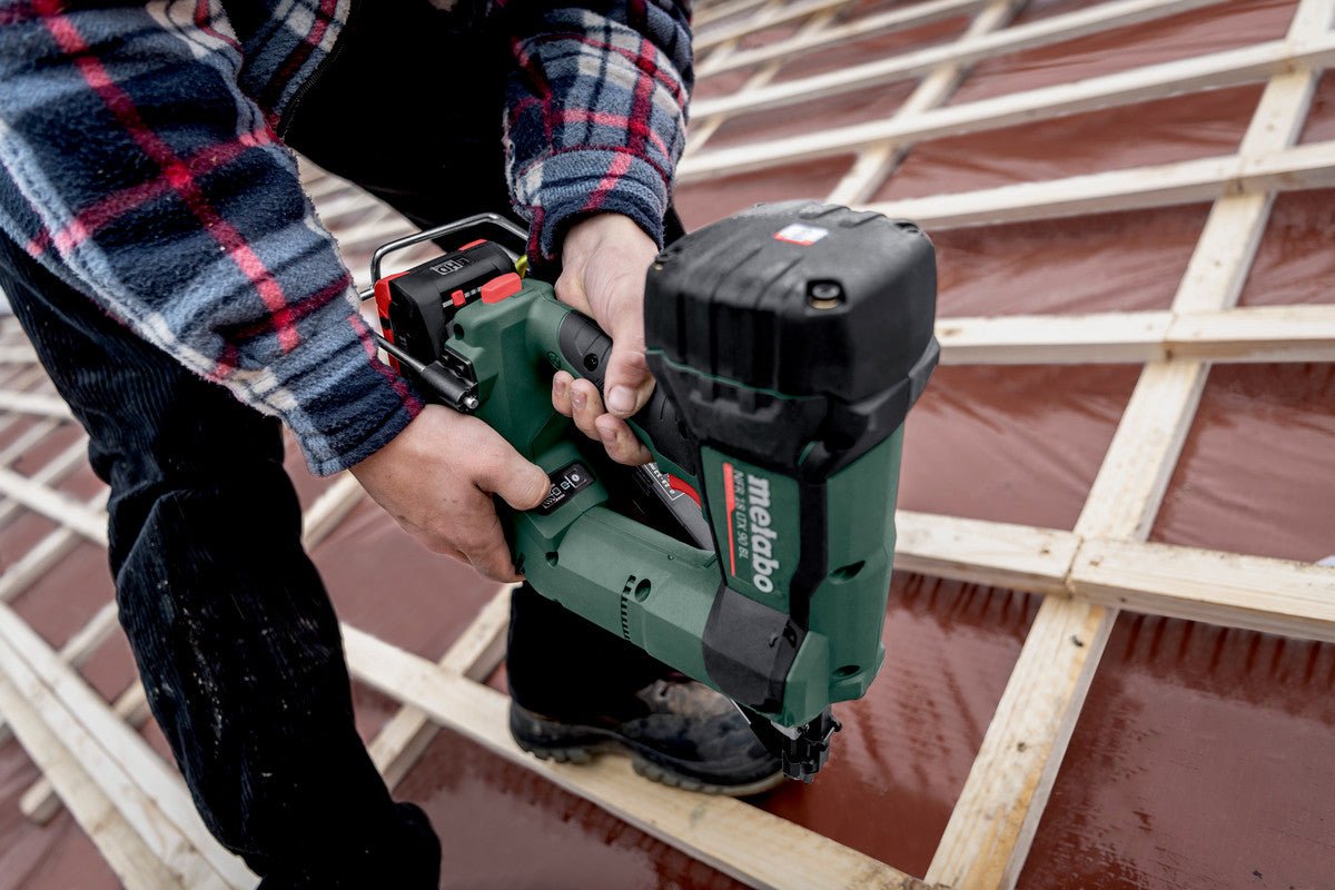 Metabo 612090840 - Clavadora de batería NFR 18 LTX 90 BL