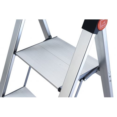 Mini escalera ultra delgada de aluminio Slim de GIERRE - Ferrotecnia