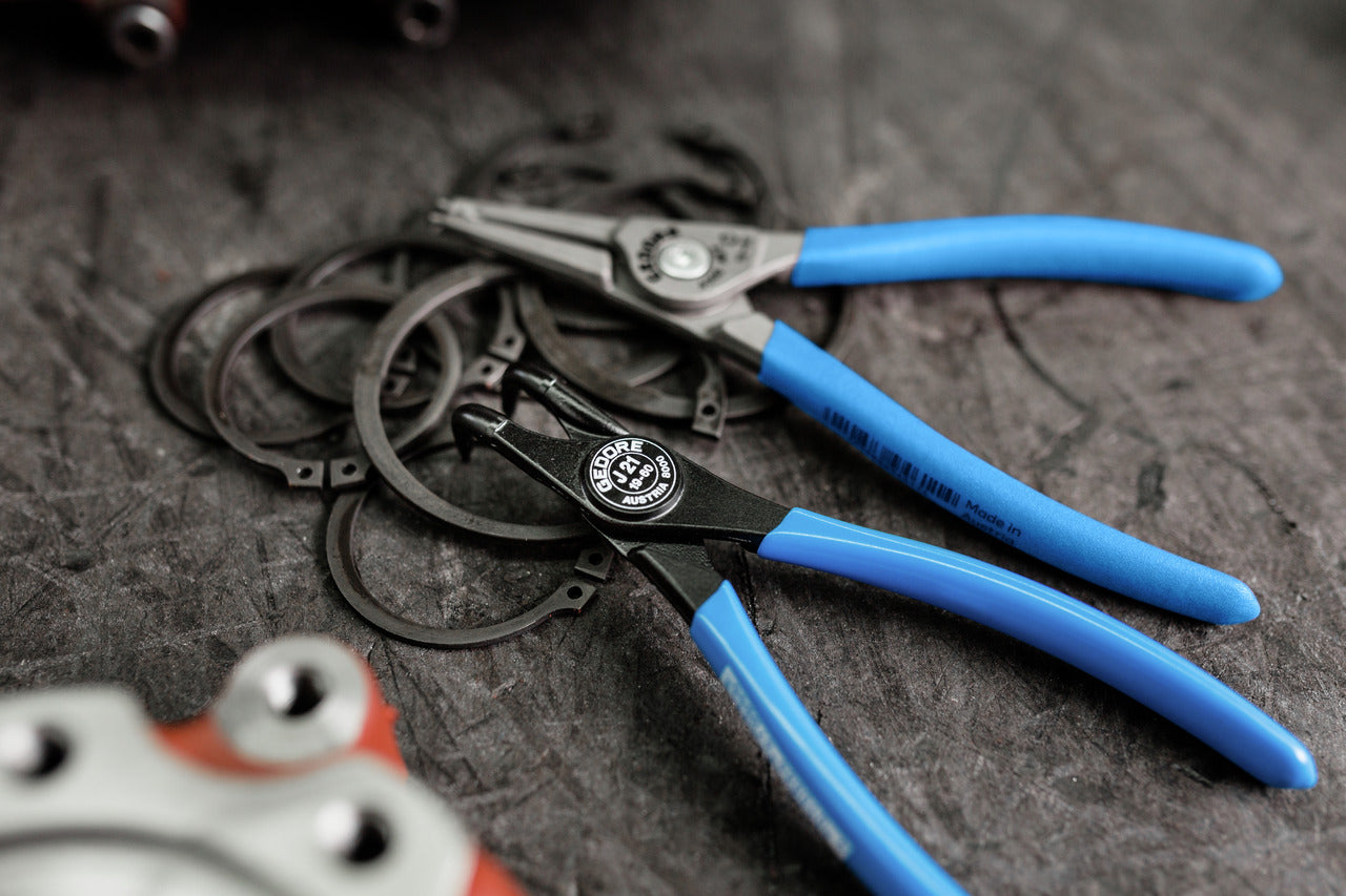 8000 J - Alicates para anillos circlip interiores de 8 a 400 mm de diámetro