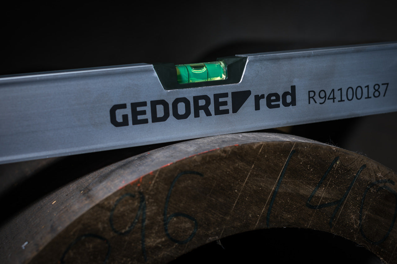 GEDORE rouge R94100187 - Niveau d'eau L=1000 mm, 3 ailettes en aluminium. magn.