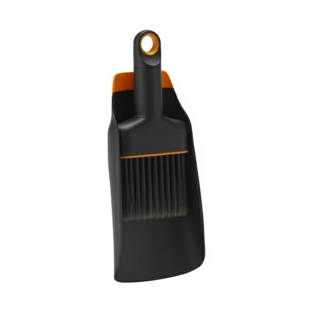FISKARS Pala para siembra con Cepillo, Pala para siembra de 8", Cepillo de 18 cm, Resina, Negro/Naranja, 1071302